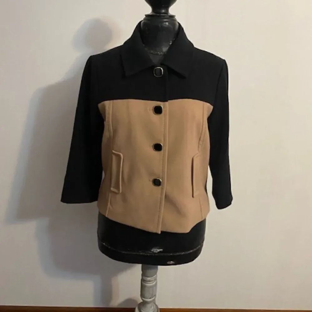 Banana Republic Tan/Black Crop 4 button blazer, size PM